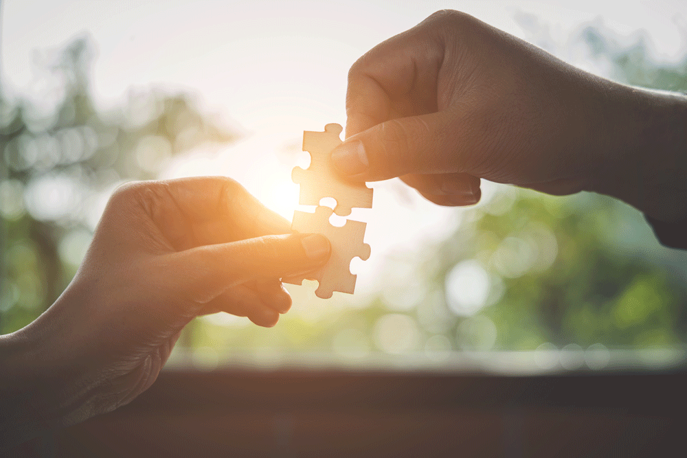 business-solutions-businesswoman-hand-connecting-2026-01-07-00-30-28-utc-(1)_b